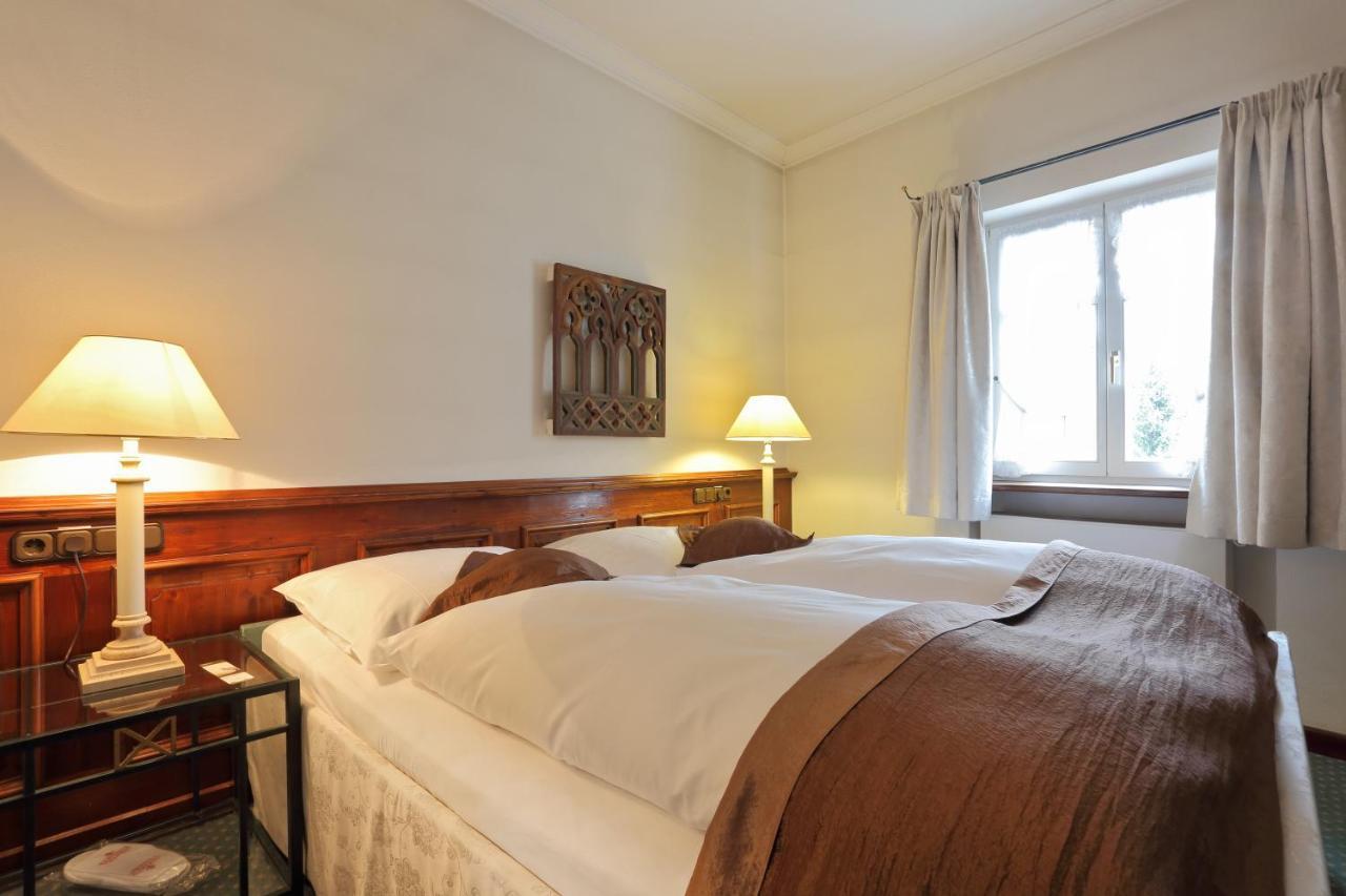 Romantik Hotel Zur Schwane Volkach Exterior photo