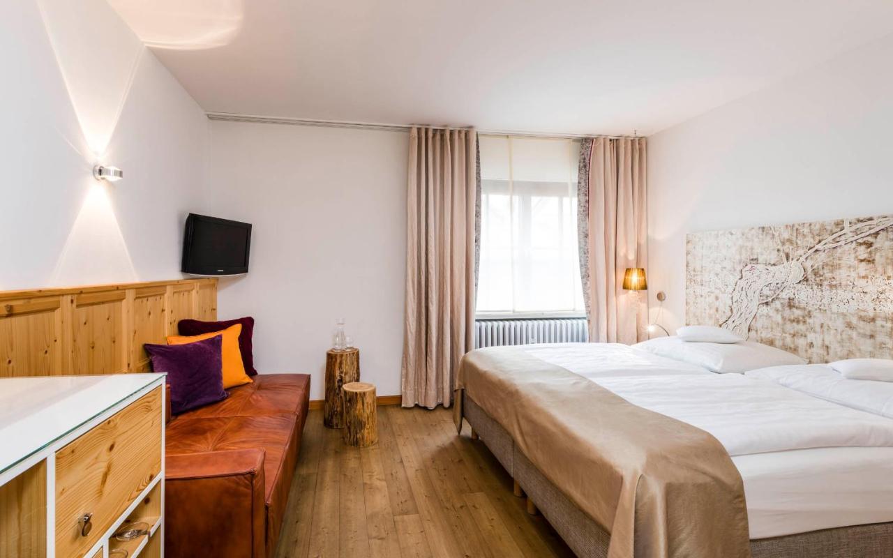 Romantik Hotel Zur Schwane Volkach Exterior photo